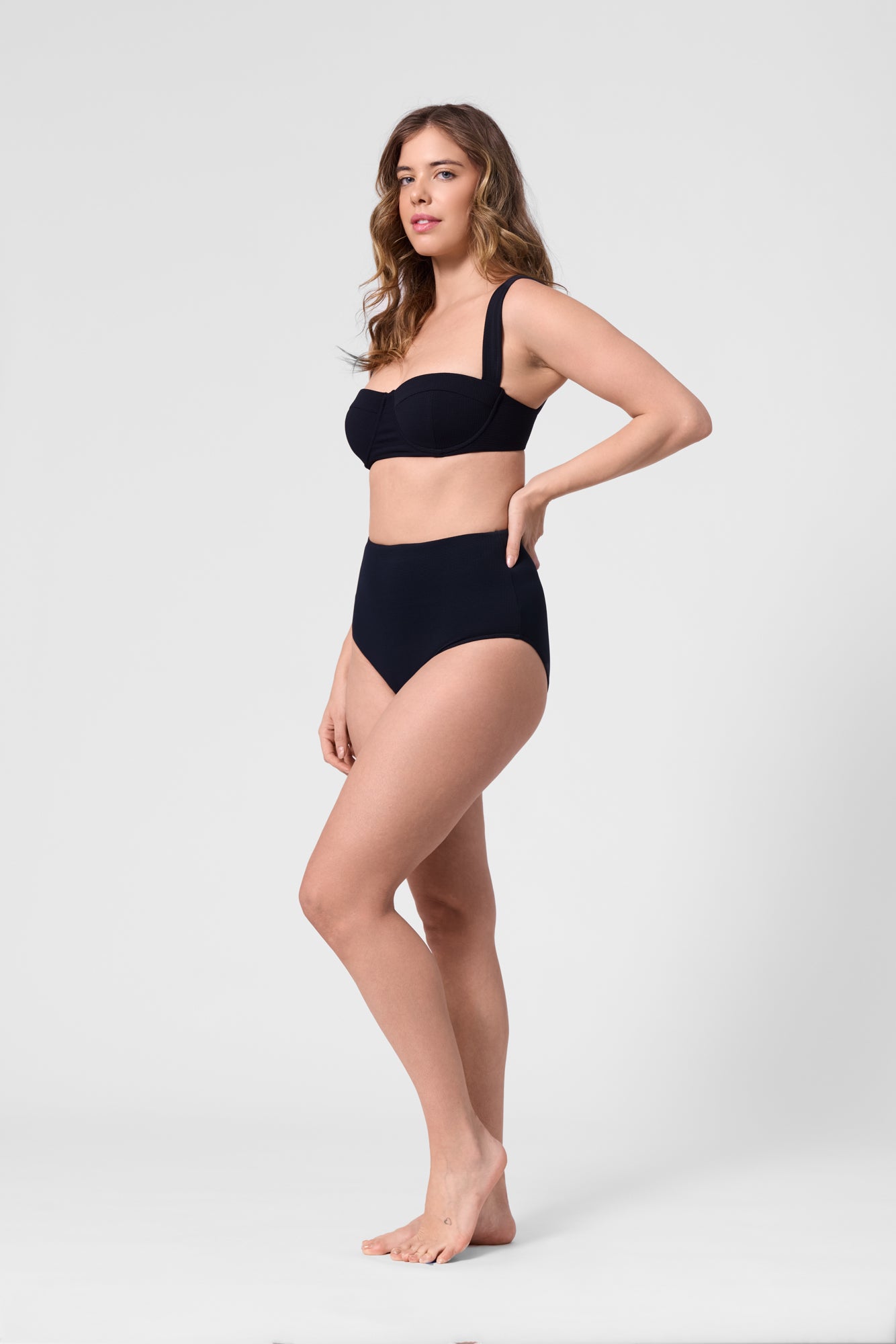 Lana Texture Bottom - Black